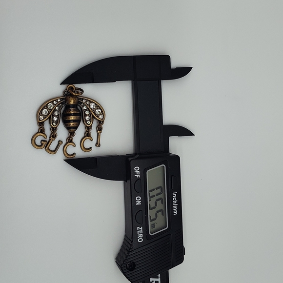 GUCCI Crystal Bee Logo Charm Pendant Antiqued Gold Rhinestone Dangle Zipper Pull - Picture 3 of 4